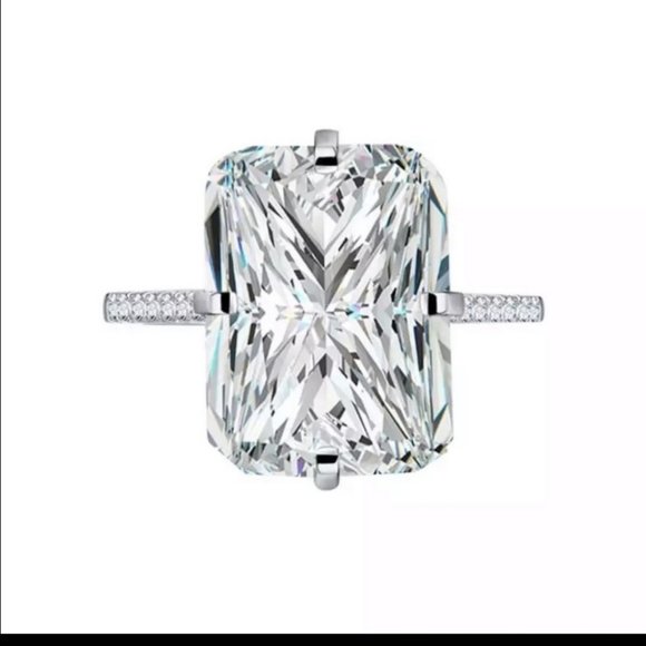 ♡18k White Gold Emerald Cut Diamond Halo Ring♡ - Picture 3 of 4